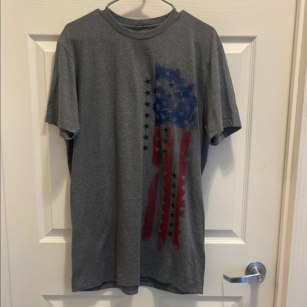 APT9 Gray Graphic T-Shirt with Flag Design